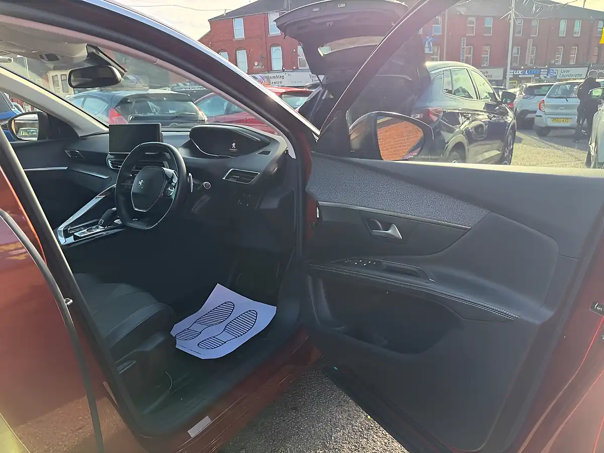 Used 2021 Peugeot 5008 Allure Premium Bronze - Interior and Exterior details 11