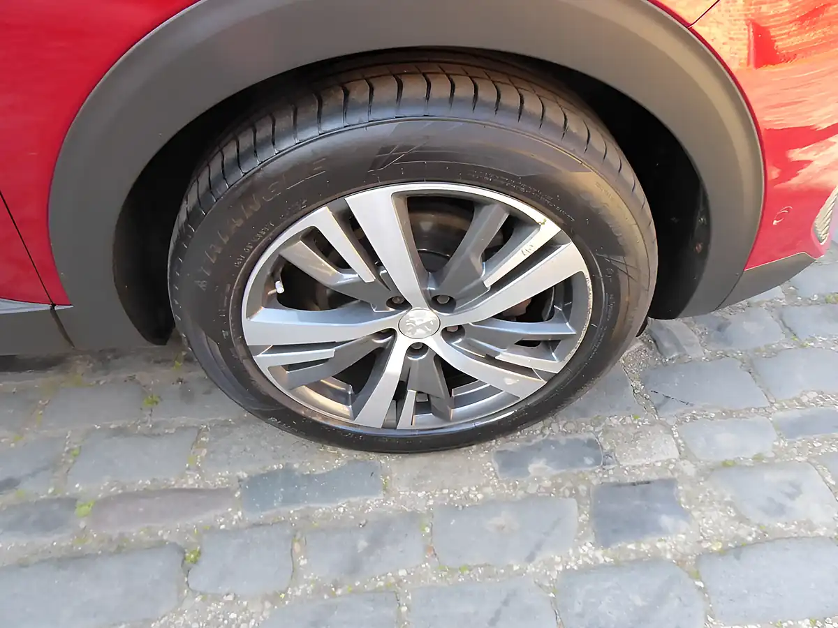 Used 2021 Peugeot 5008 Allure Premium Red - Interior and Exterior details 12