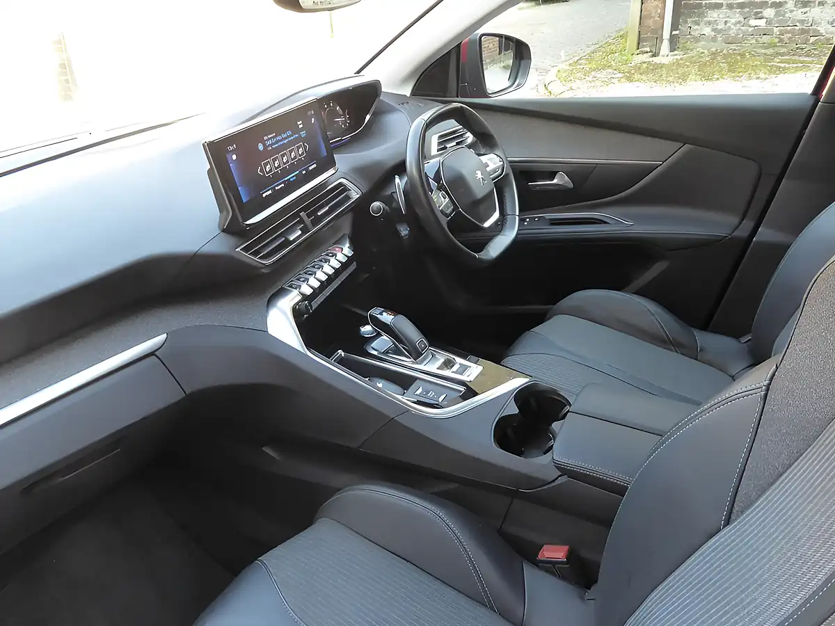 Used 2021 Peugeot 5008 Allure Premium Red - Interior and Exterior details 14