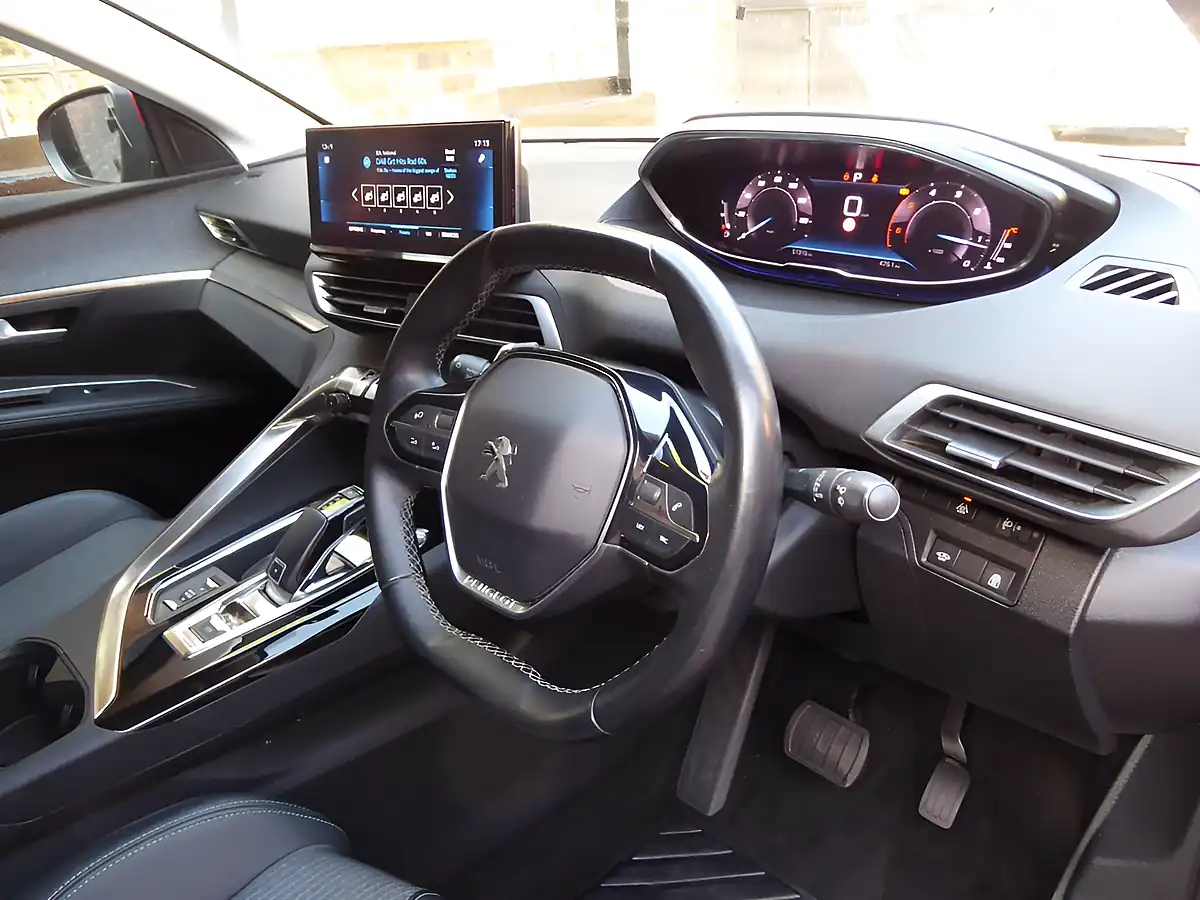 Used 2021 Peugeot 5008 Allure Premium Red - Interior and Exterior details 15