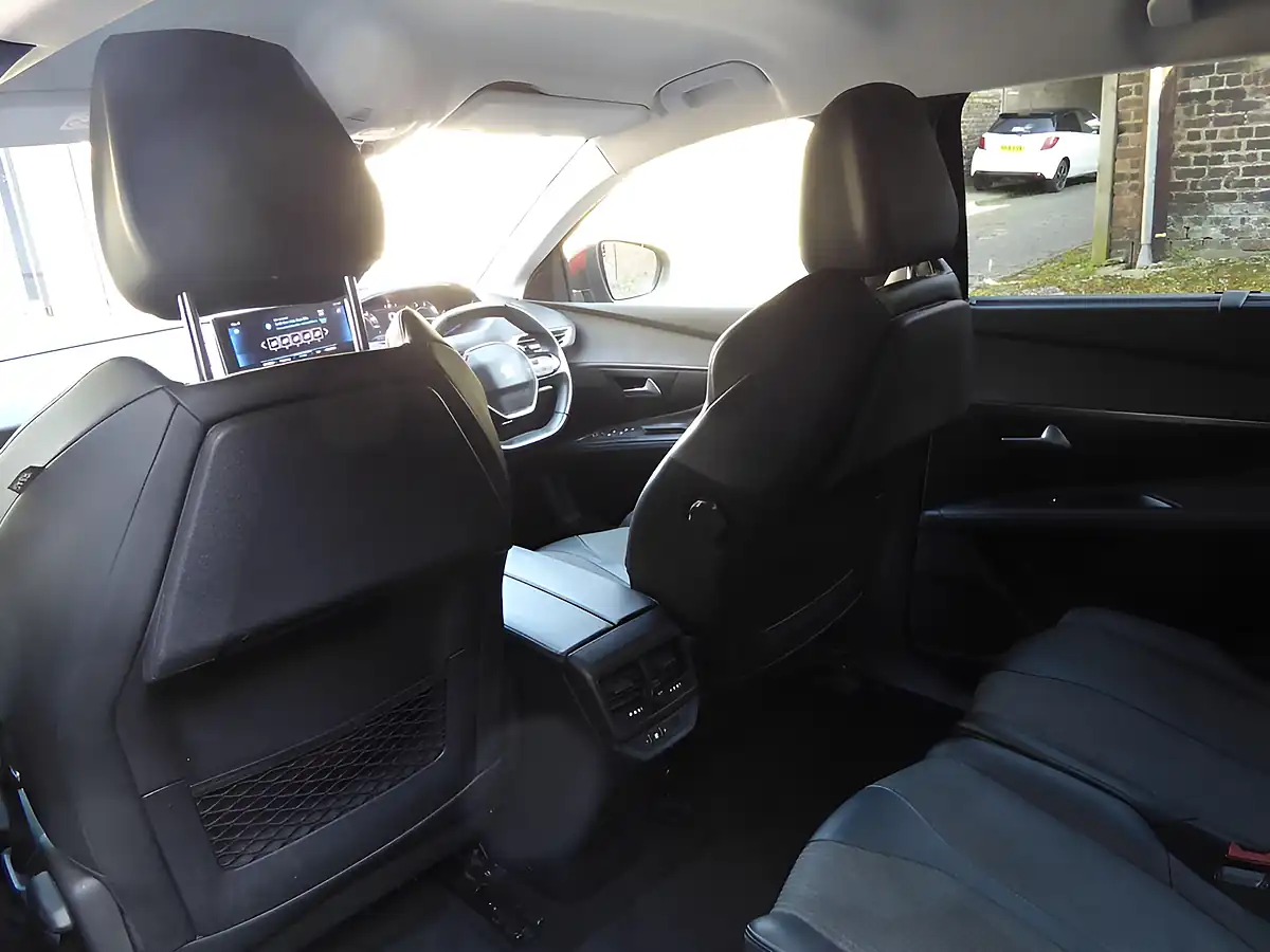 Used 2021 Peugeot 5008 Allure Premium Red - Interior and Exterior details 18
