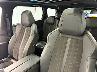 Used 2021 Peugeot 5008 GT Celebes Blue - Interior and Exterior details 12