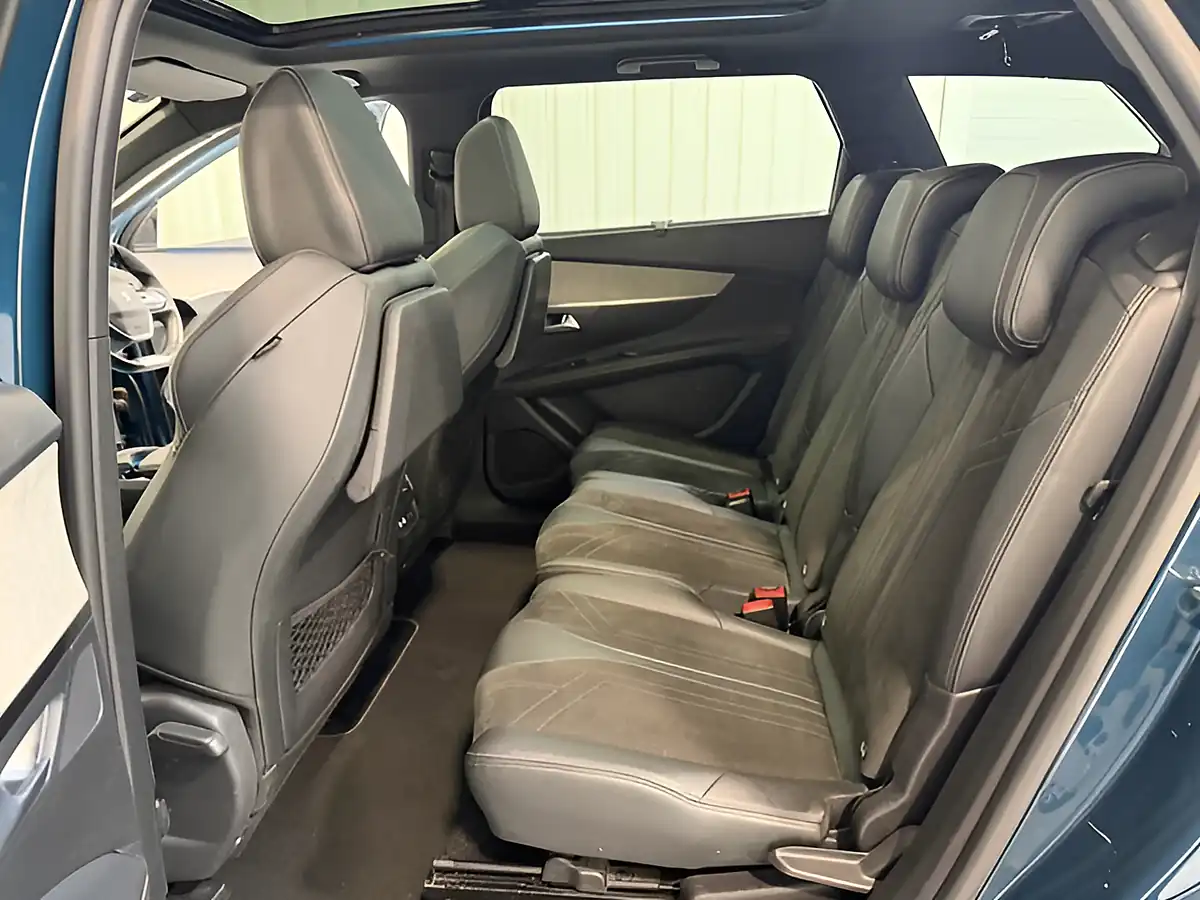 Used 2021 Peugeot 5008 GT Celebes Blue - Interior and Exterior details 14