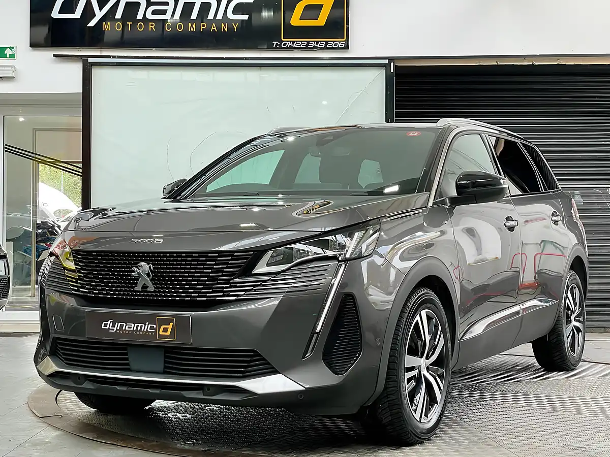 Used 2021 Peugeot 5008 GT Grey - Front View