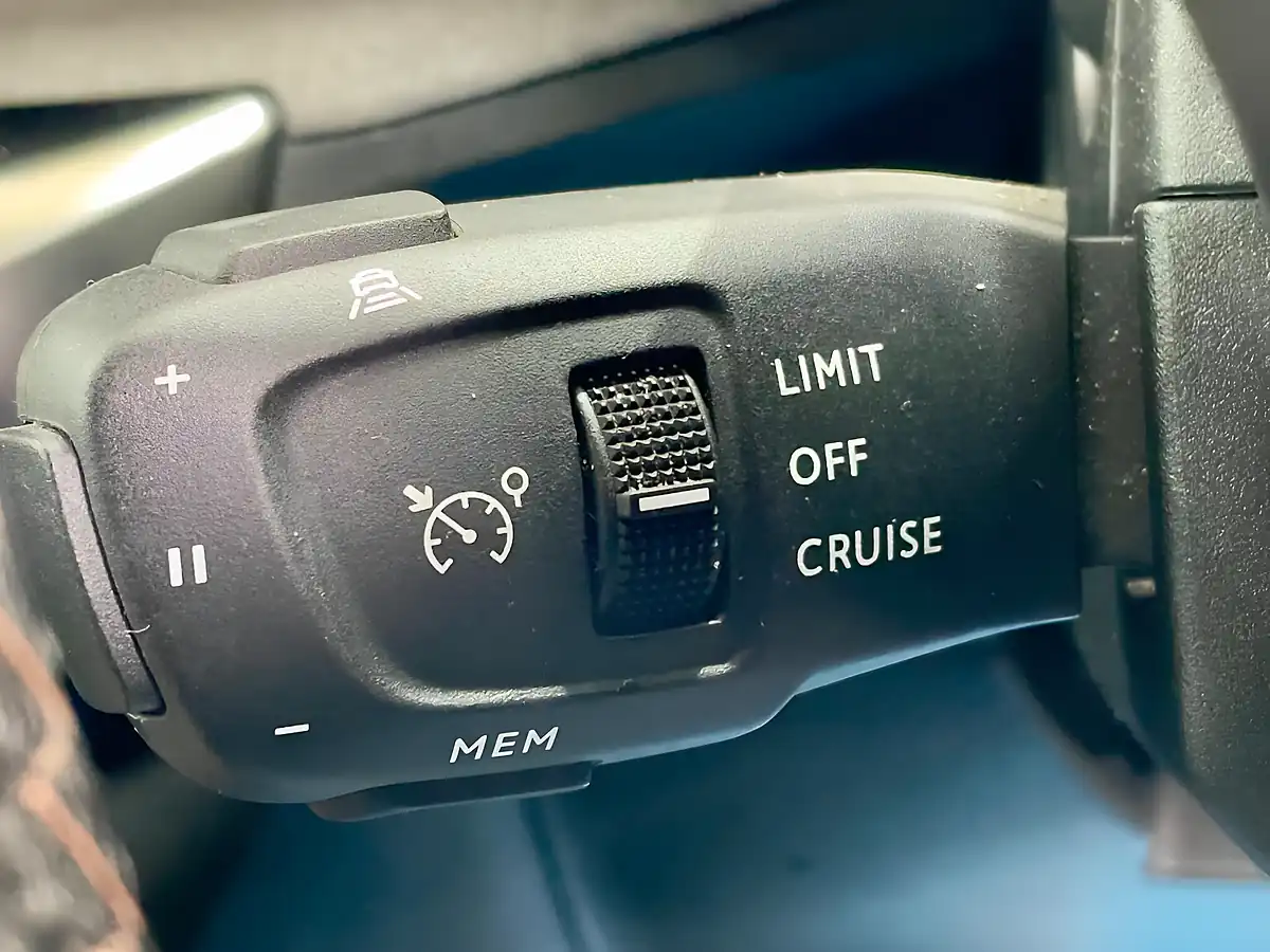 Used 2021 Peugeot 5008 GT Grey - Interior and Exterior details 18