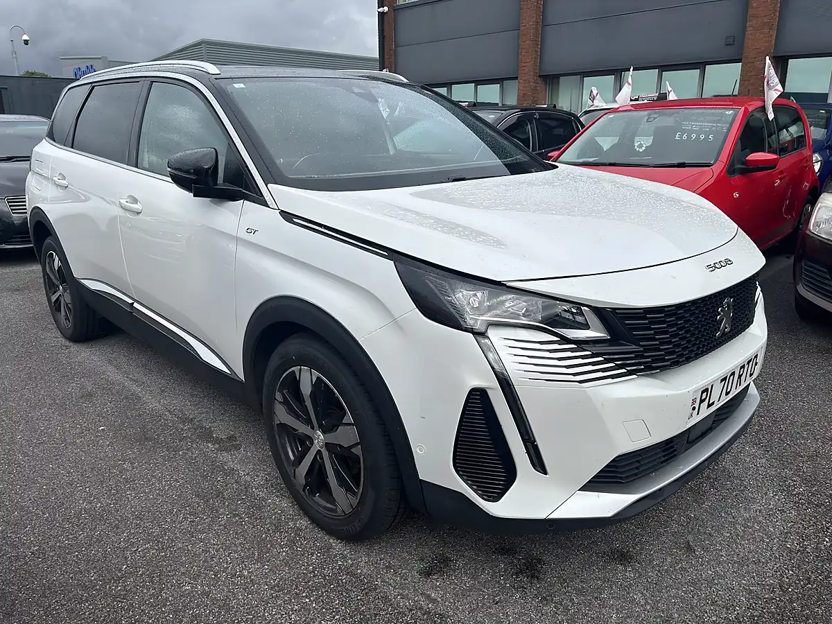 Used 2021 Peugeot 5008 GT White - Front View