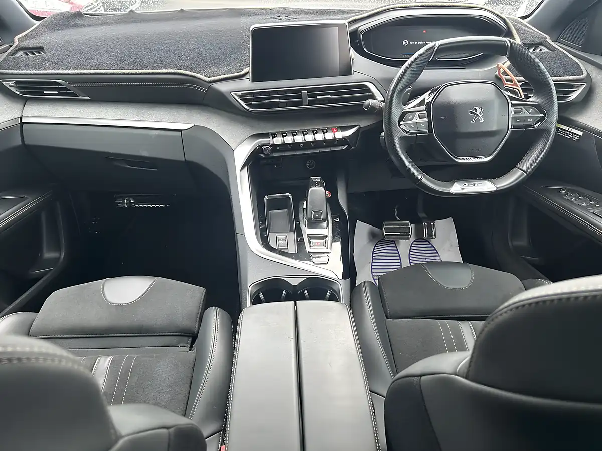 Used 2021 Peugeot 5008 GT White - Interior and Exterior details 12