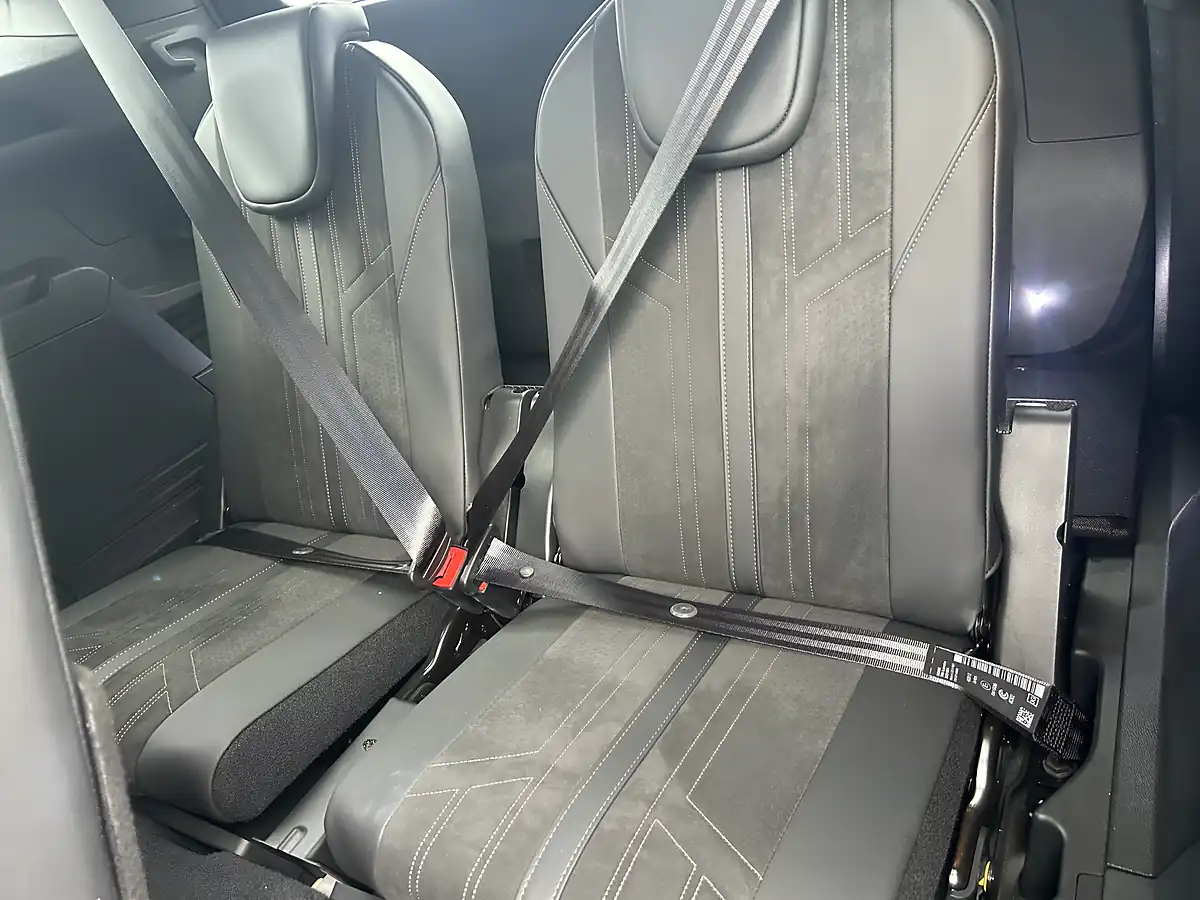 Used 2021 Peugeot 5008 GT White - Interior and Exterior details 14