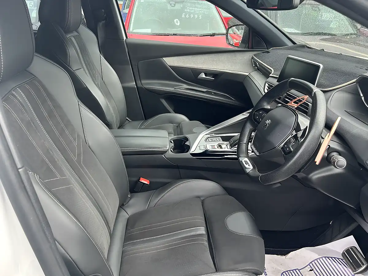 Used 2021 Peugeot 5008 GT White - Interior and Exterior details 7