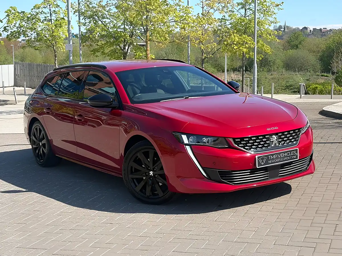 Used 2021 Peugeot 508 GT Line Red - Front View