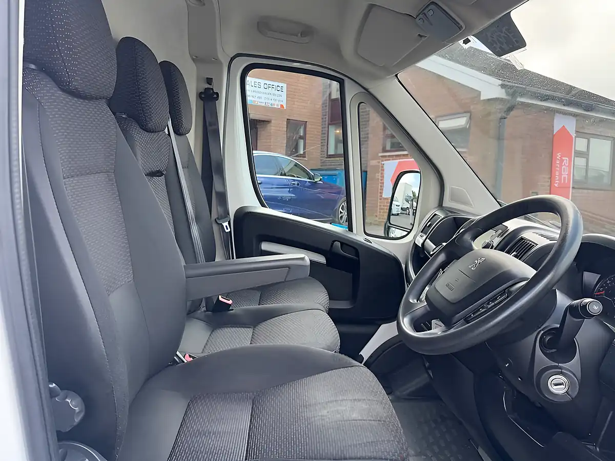 Used 2021 Peugeot Boxer 335 L3 H2 Lwb Professional White - Interior and Exterior details 10