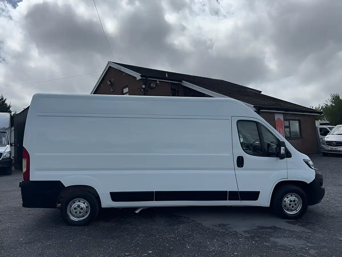 Used 2021 Peugeot Boxer 335 L3 H2 Lwb Professional White - Interior and Exterior details 5