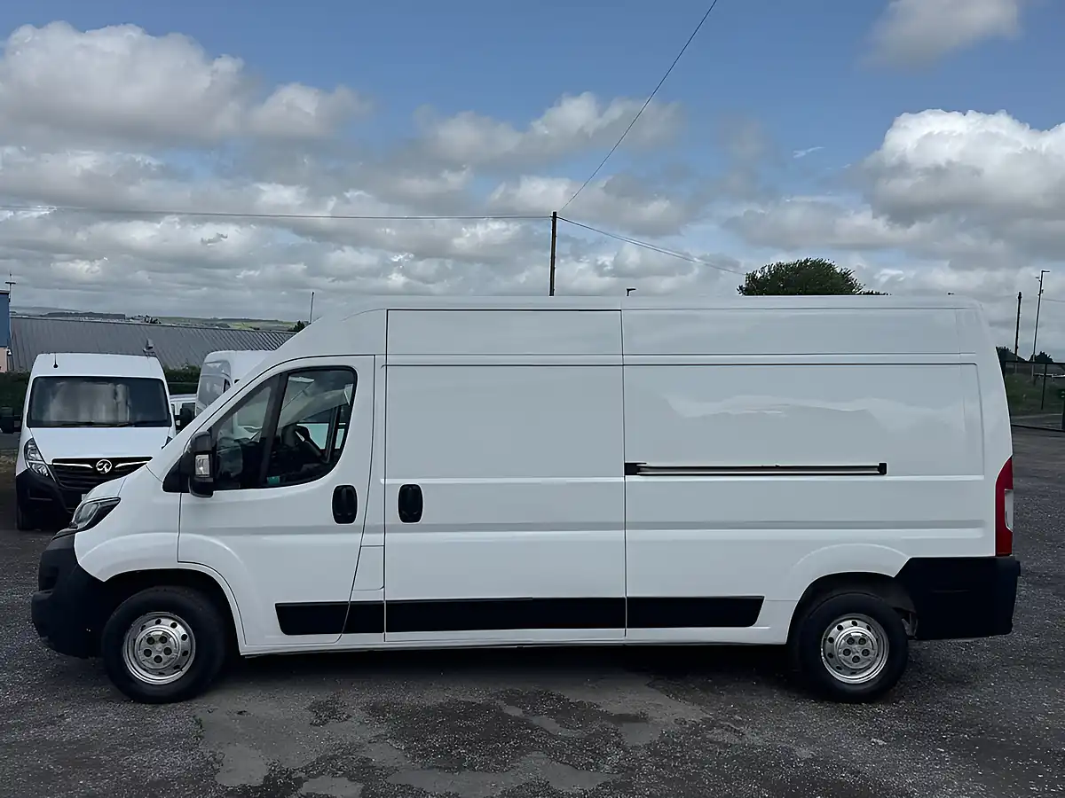 Used 2021 Peugeot Boxer 335 L3 H2 Lwb Professional White - Interior and Exterior details 6