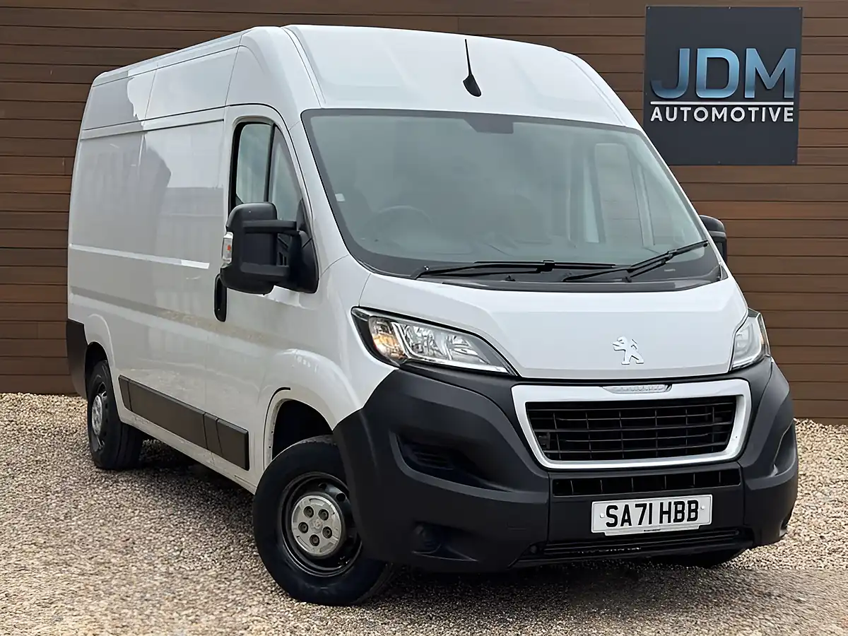 Used 2021 Peugeot Boxer 335 Professional L2H2 White - Front View