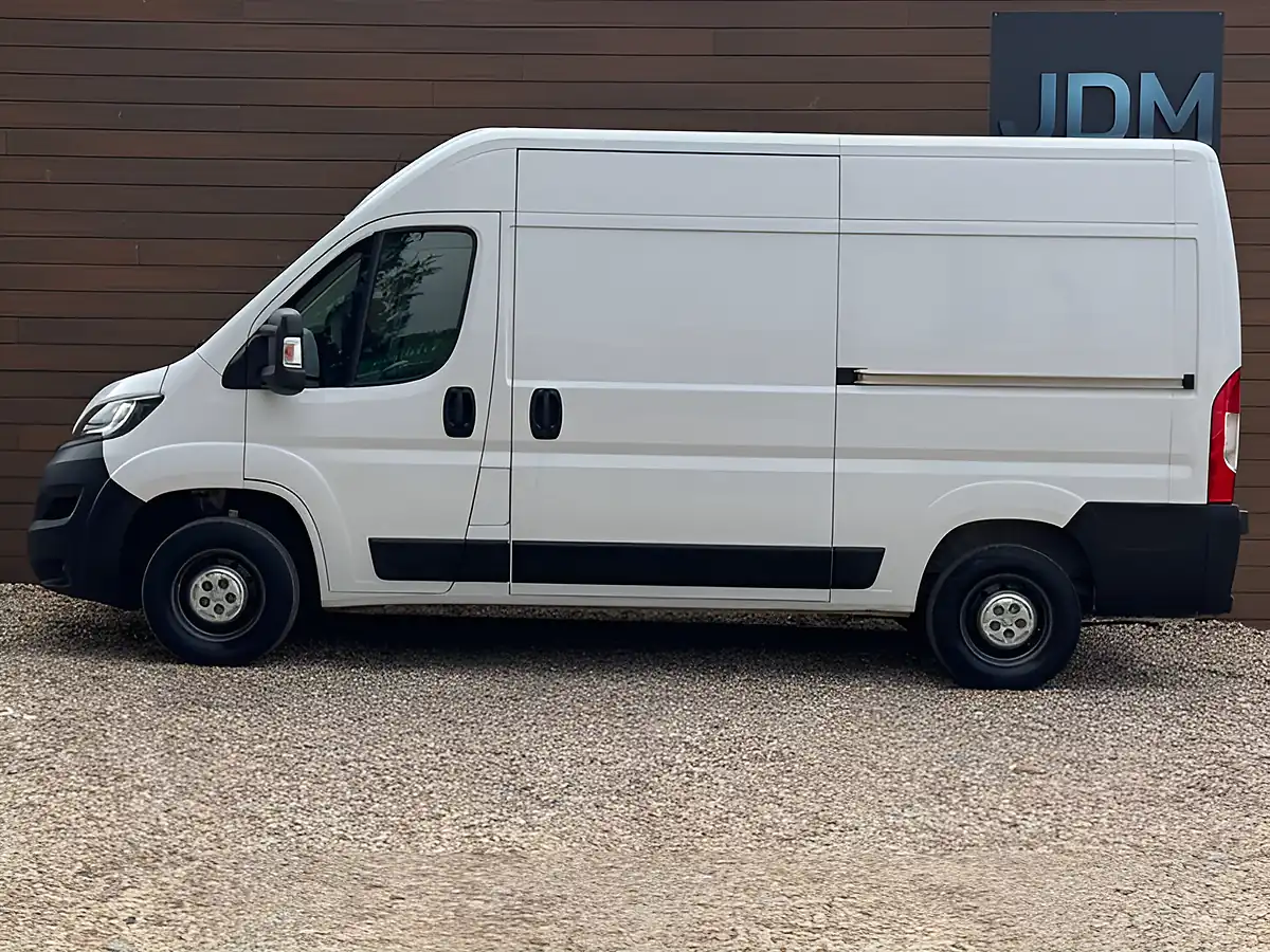 Used 2021 Peugeot Boxer 335 Professional L2H2 White - Interior and Exterior details 8