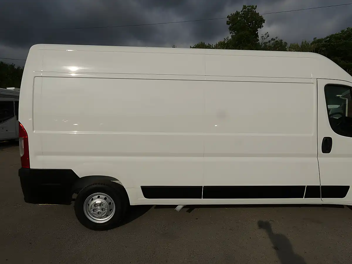 Used 2021 Peugeot Boxer 335 Professional L3H2 Lwb White - Interior and Exterior details 14