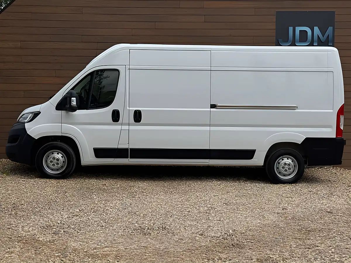 Used 2021 Peugeot Boxer 335 Professional L3H2 White - Interior and Exterior details 8