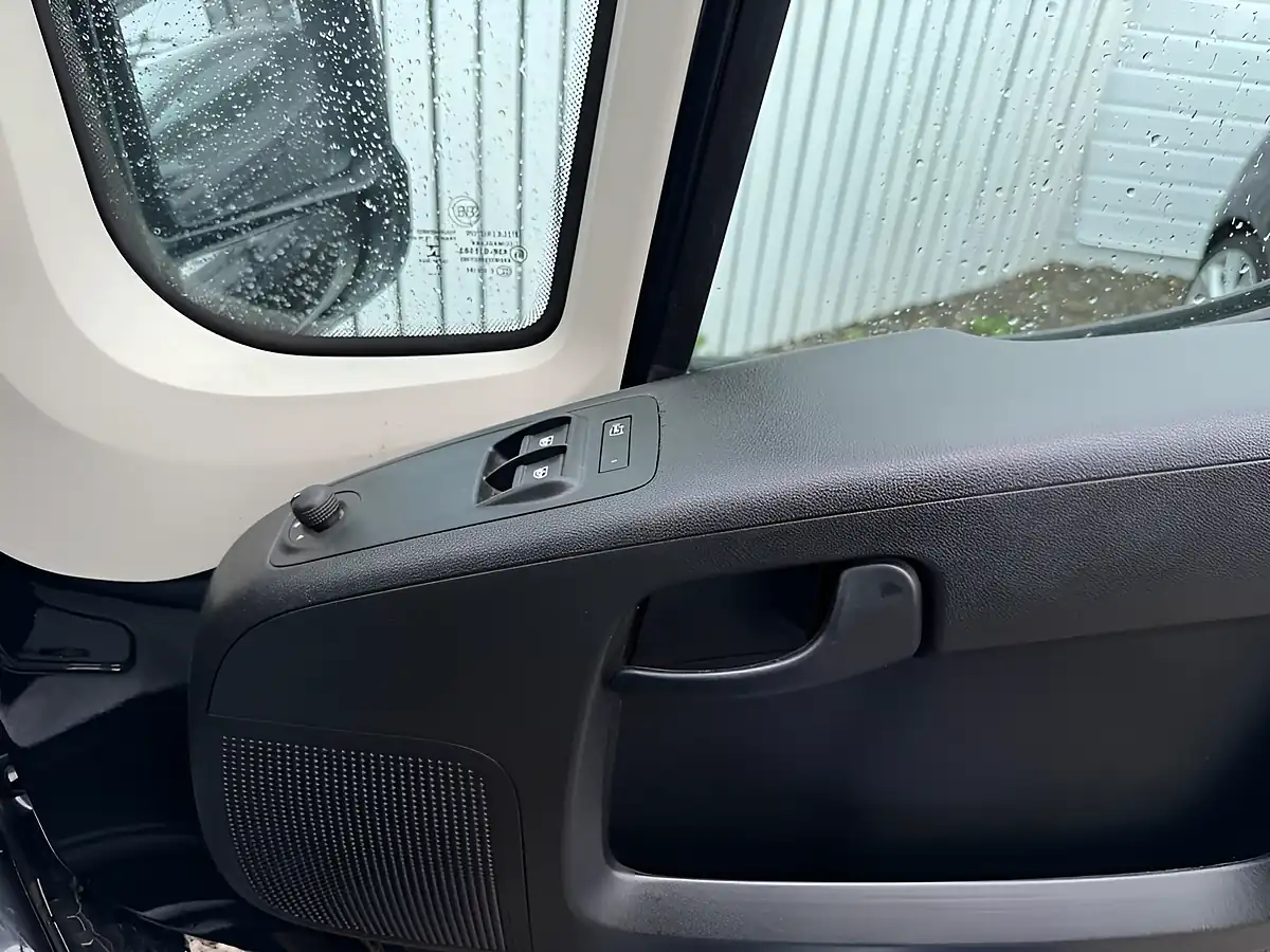 Used 2021 Peugeot Boxer 335 Professional Panel Van Grey - Interior and Exterior details 20