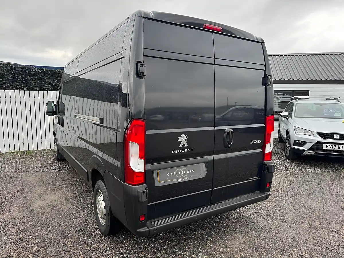 Used 2021 Peugeot Boxer 335 Professional Panel Van Grey - Interior and Exterior details 4