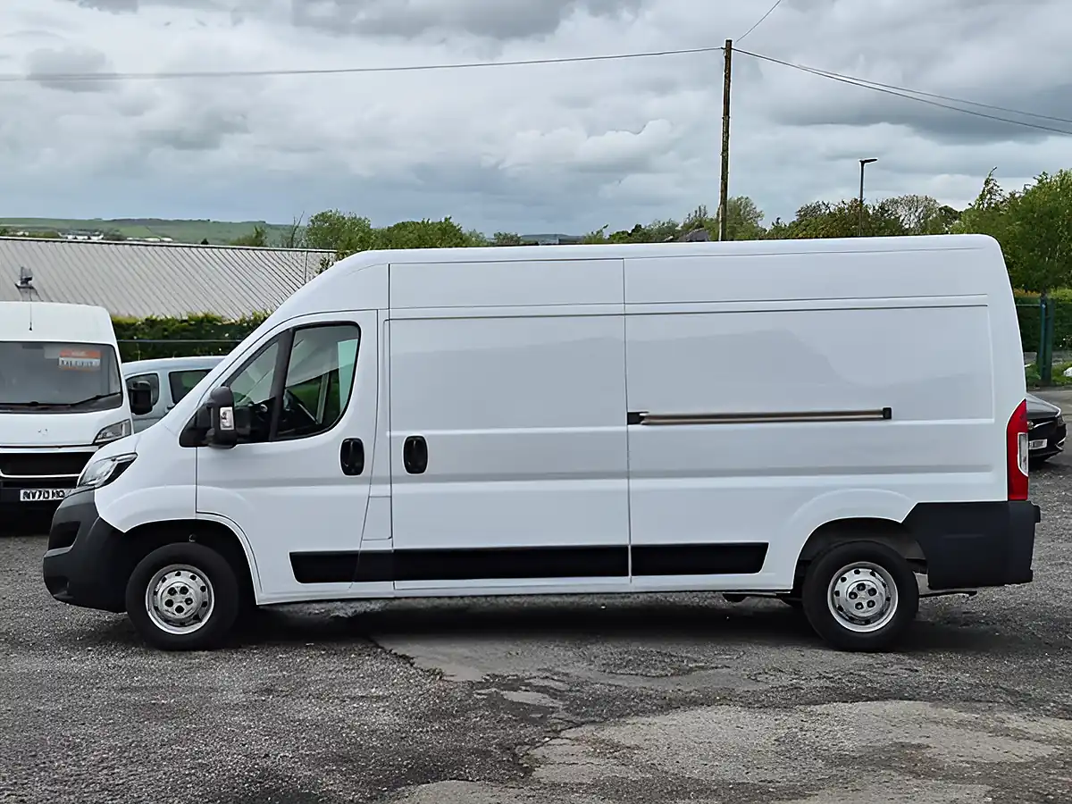 Used 2021 Peugeot Boxer 335 S L3 H2 Lwb White - Interior and Exterior details 4