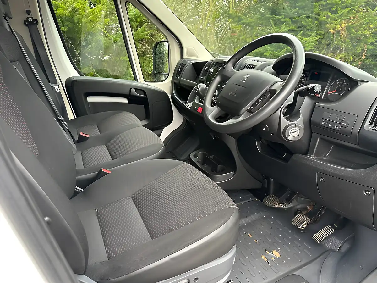 Used 2021 Peugeot Boxer Curtainside Chassis Cab L3 - Interior and Exterior details 10