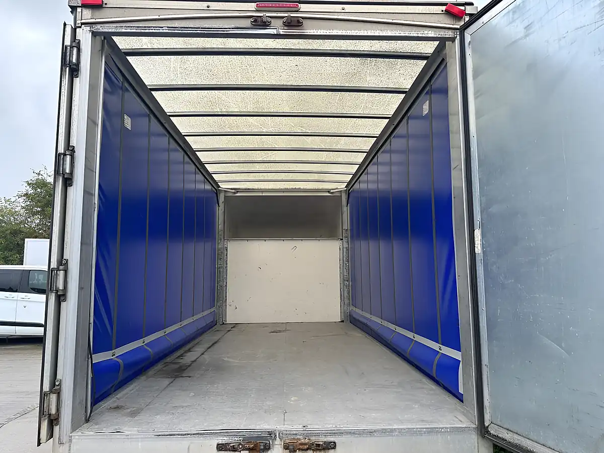 Used 2021 Peugeot Boxer Curtainside Chassis Cab L3 - Interior and Exterior details 6