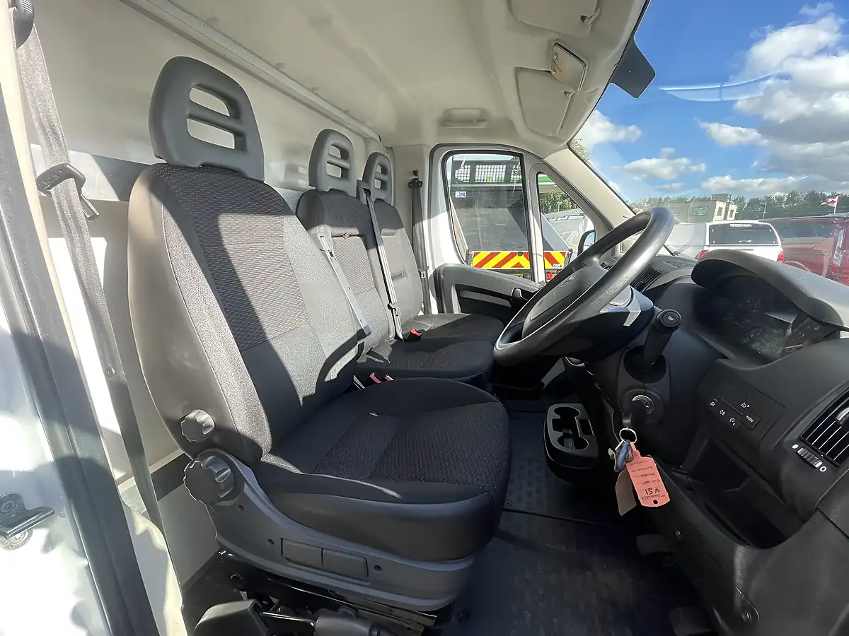 Used 2021 Peugeot Boxer Luton Low Loader White - Interior and Exterior details 11
