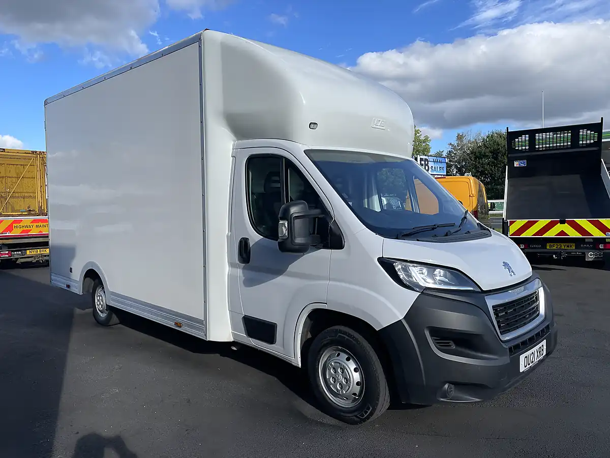 Used 2021 Peugeot Boxer Luton Low Loader White - Interior and Exterior details 4