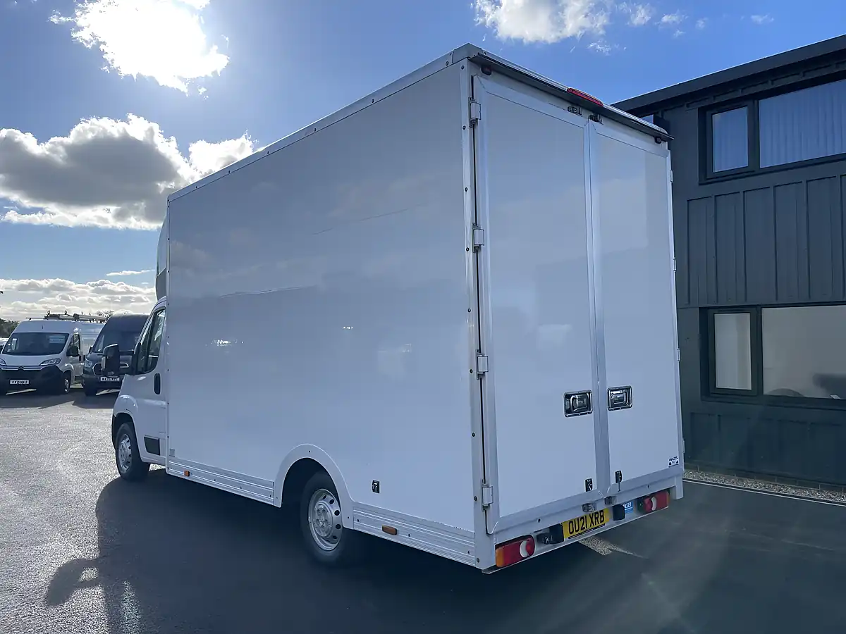 Used 2021 Peugeot Boxer Luton Low Loader White - Interior and Exterior details 7
