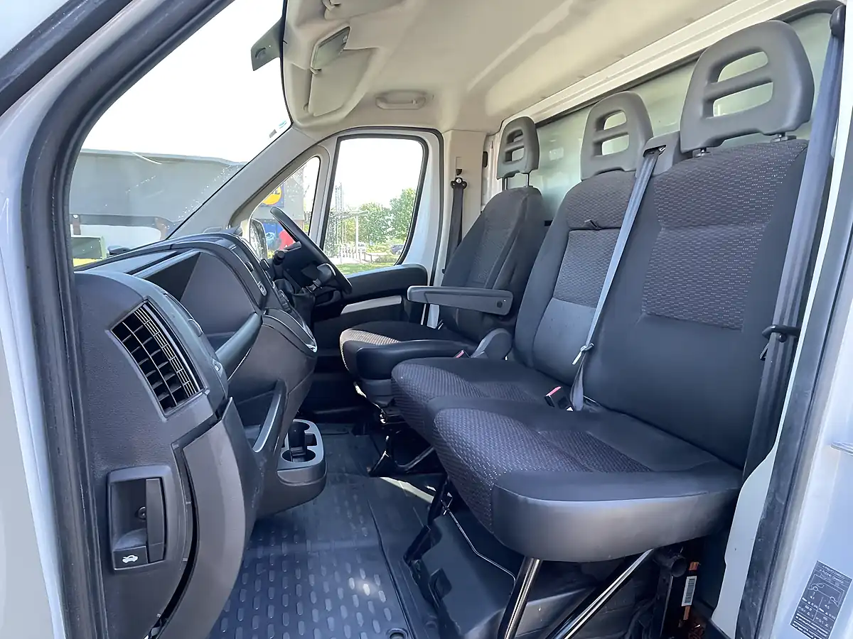 Used 2021 Peugeot Boxer Luton With Tail Lift White - Interior and Exterior details 10
