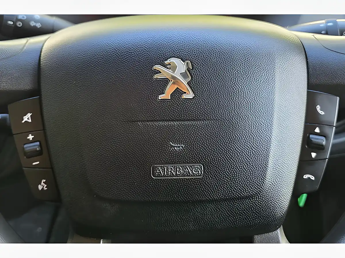 Used 2021 Peugeot Boxer Professional White - Interior and Exterior details 17