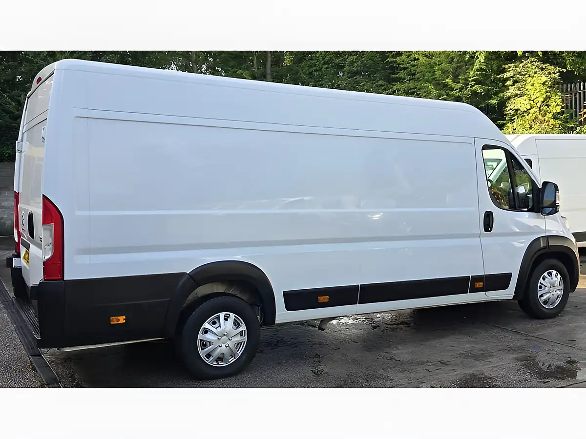 Used 2021 Peugeot Boxer Professional White - Interior and Exterior details 6