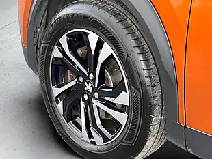 Used 2021 Peugeot E-2008 GT Orange - Interior and Exterior details 16