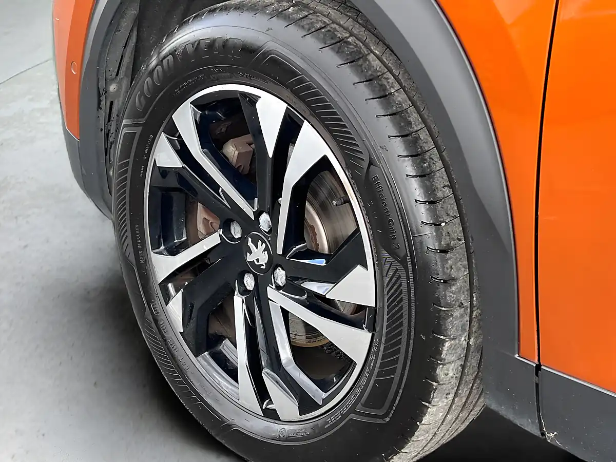 Used 2021 Peugeot E-2008 GT Orange - Interior and Exterior details 16
