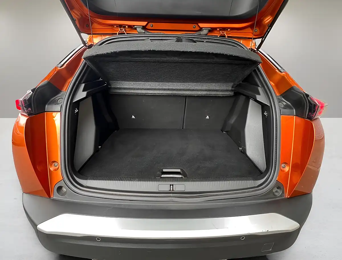 Used 2021 Peugeot E-2008 GT Orange - Interior and Exterior details 18