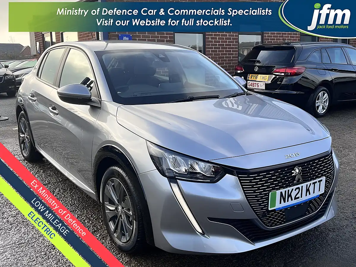 Used 2021 Peugeot E-208 Active Premium Cumulus Grey Metallic - Front View