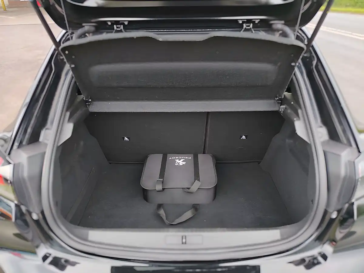 Used 2021 Peugeot E-208 Allure Black - Interior and Exterior details 14