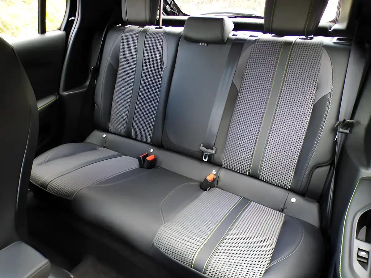 Used 2021 Peugeot e-208 GT Black - Interior and Exterior details 11