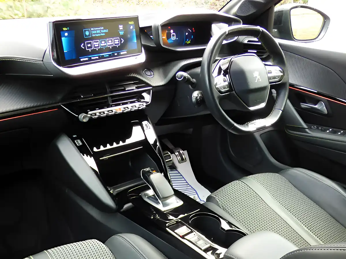 Used 2021 Peugeot e-208 GT Black - Interior and Exterior details 3
