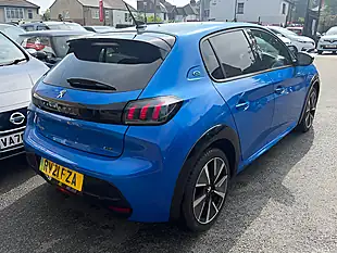 Used 2021 Peugeot e-208 GT Premium Blue - Interior and Exterior details 7