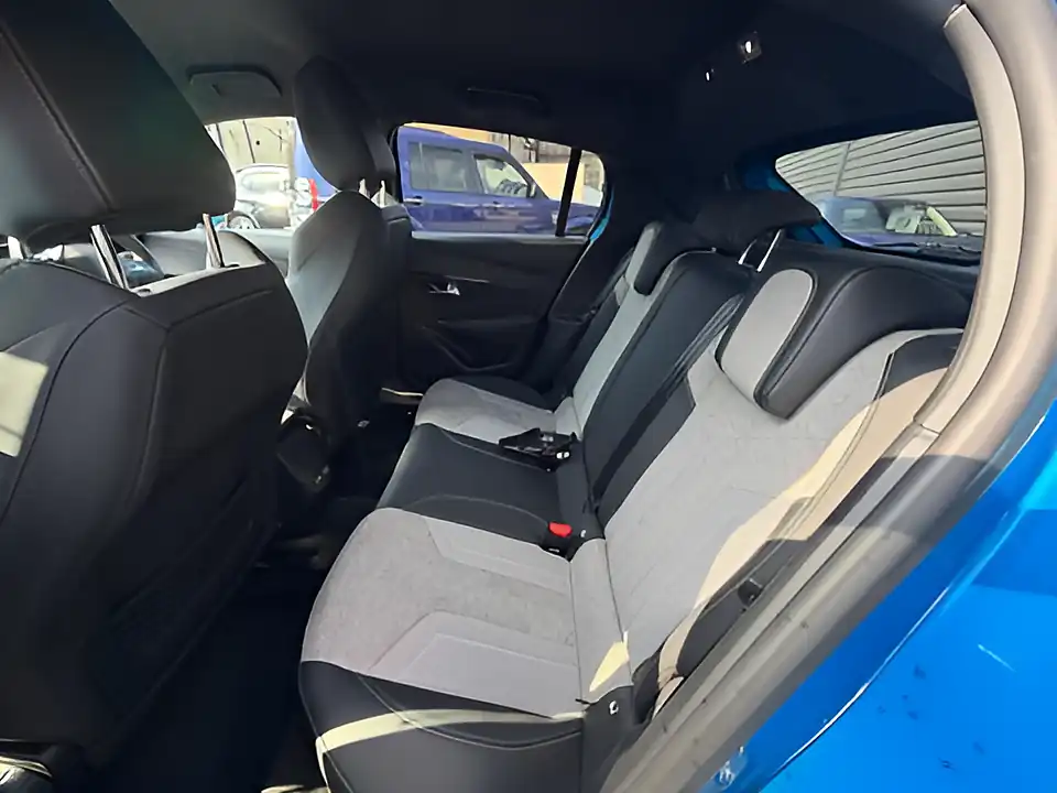 Used 2021 Peugeot e-208 GT Premium Blue - Interior and Exterior details 8