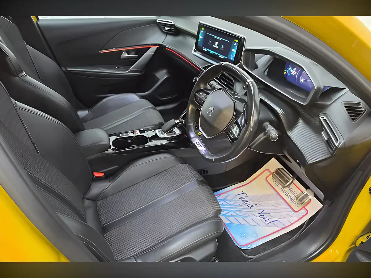 Used 2021 Peugeot e-208 GT Yellow - Interior and Exterior details 11