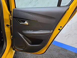 Used 2021 Peugeot e-208 GT Yellow - Interior and Exterior details 17