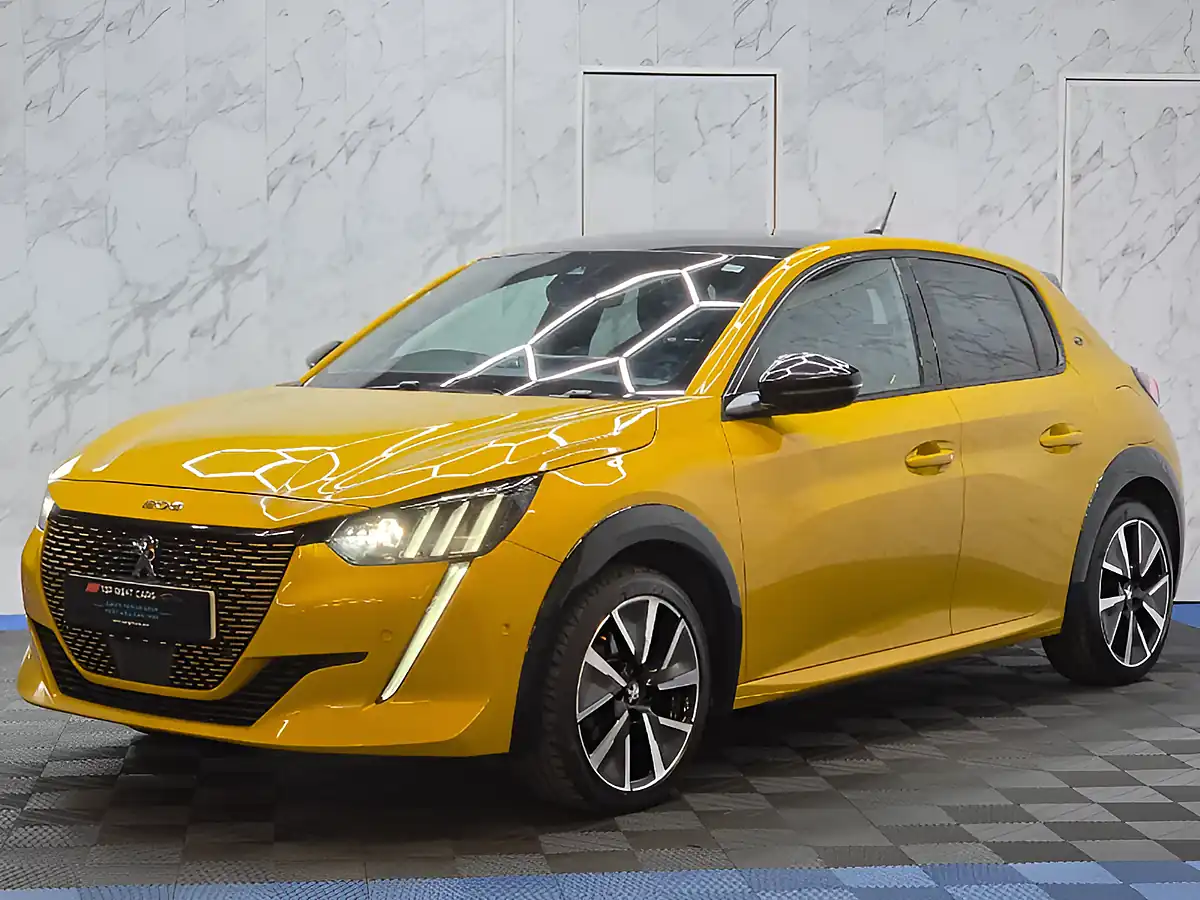 Used 2021 Peugeot e-208 GT Yellow - Interior and Exterior details 3
