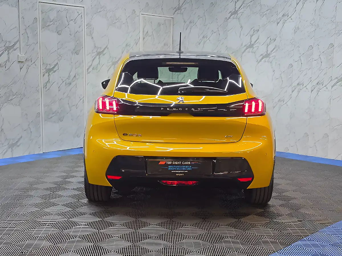 Used 2021 Peugeot e-208 GT Yellow - Interior and Exterior details 4