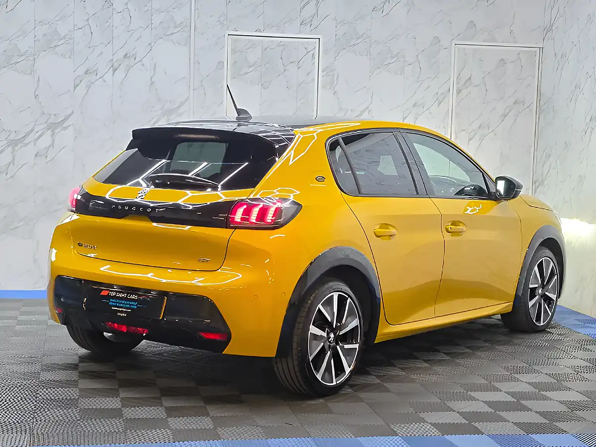 Used 2021 Peugeot e-208 GT Yellow - Interior and Exterior details 7