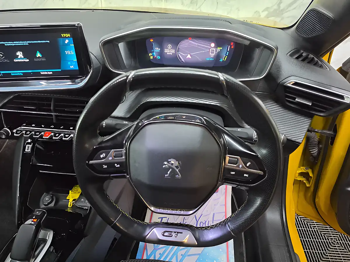 Used 2021 Peugeot e-208 GT Yellow - Interior and Exterior details 9