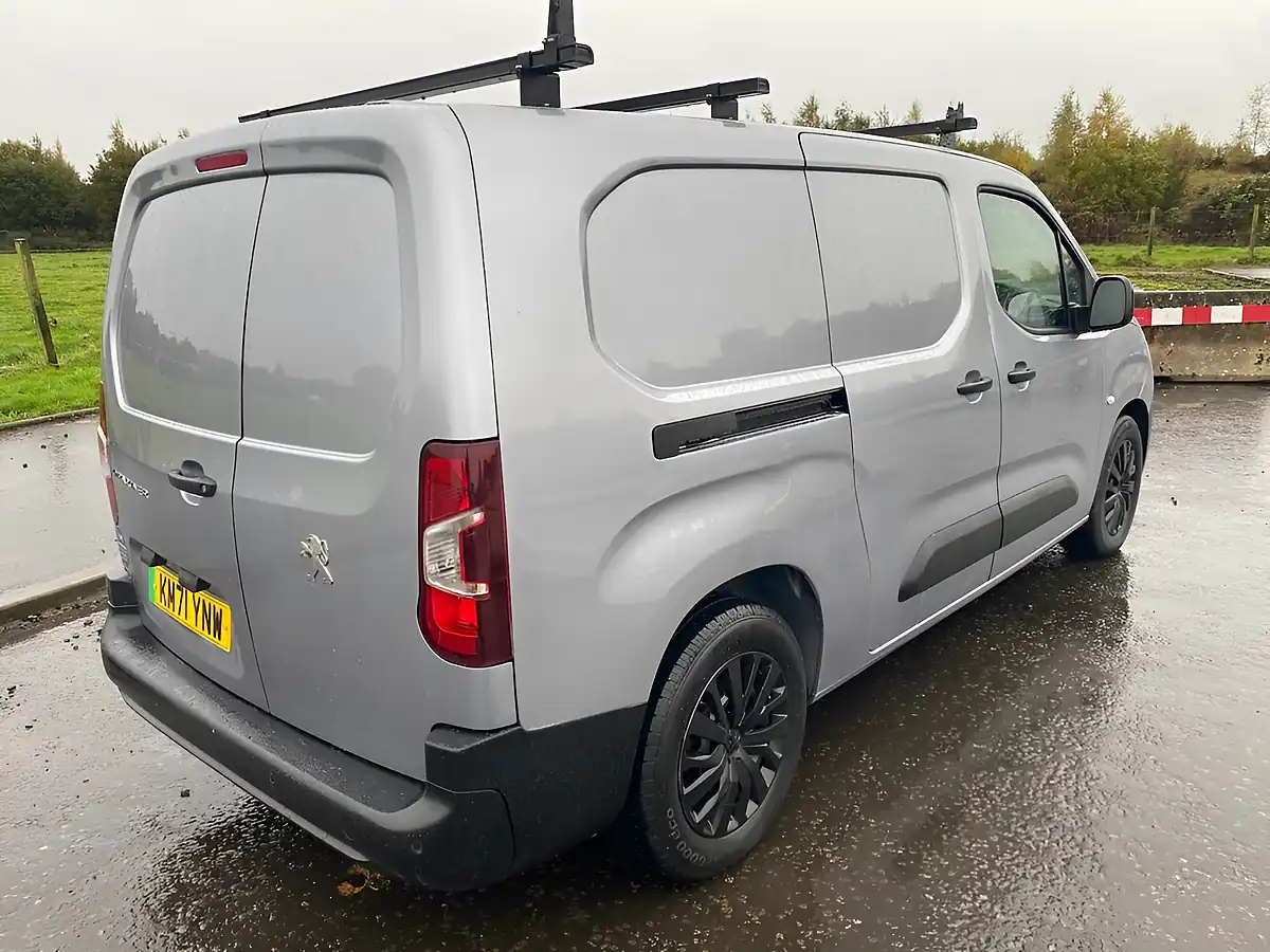 Used 2021 Peugeot E-Partner Professional Premium Grey - Interior and Exterior details 3