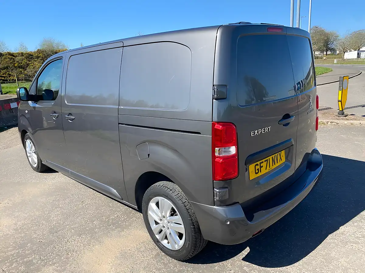Used 2021 Peugeot Expert Asphalt Premium Nav Grey - Interior and Exterior details 17