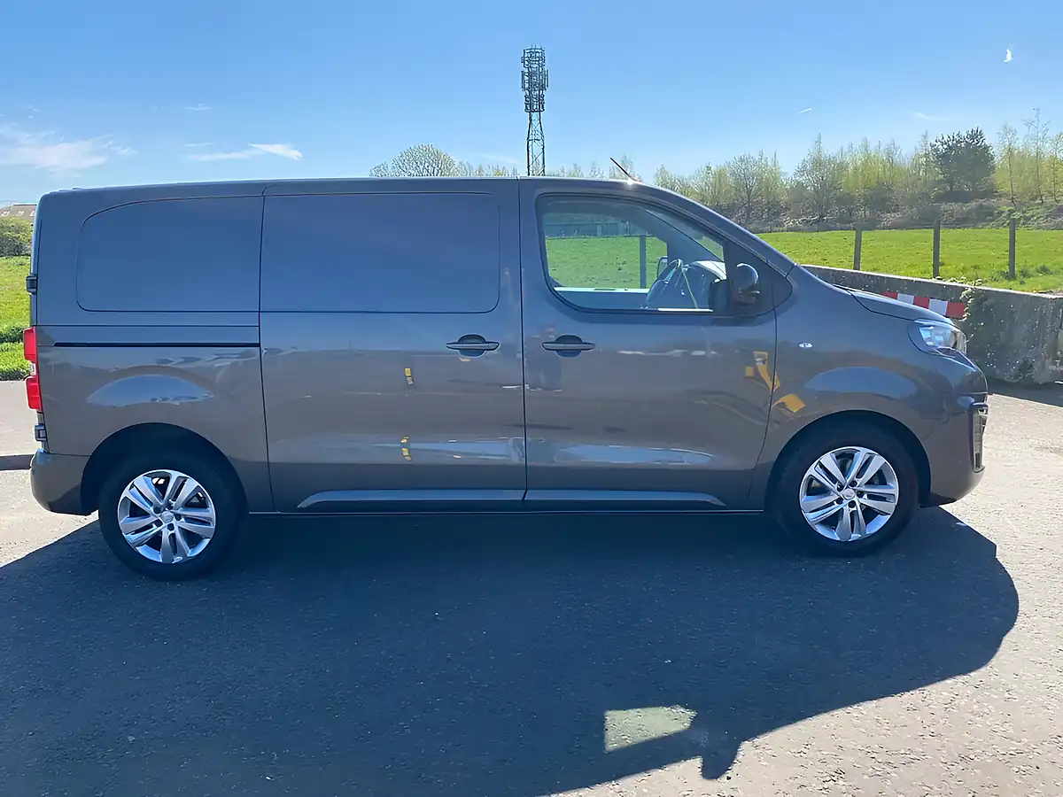 Used 2021 Peugeot Expert Asphalt Premium Nav Grey - Interior and Exterior details 2
